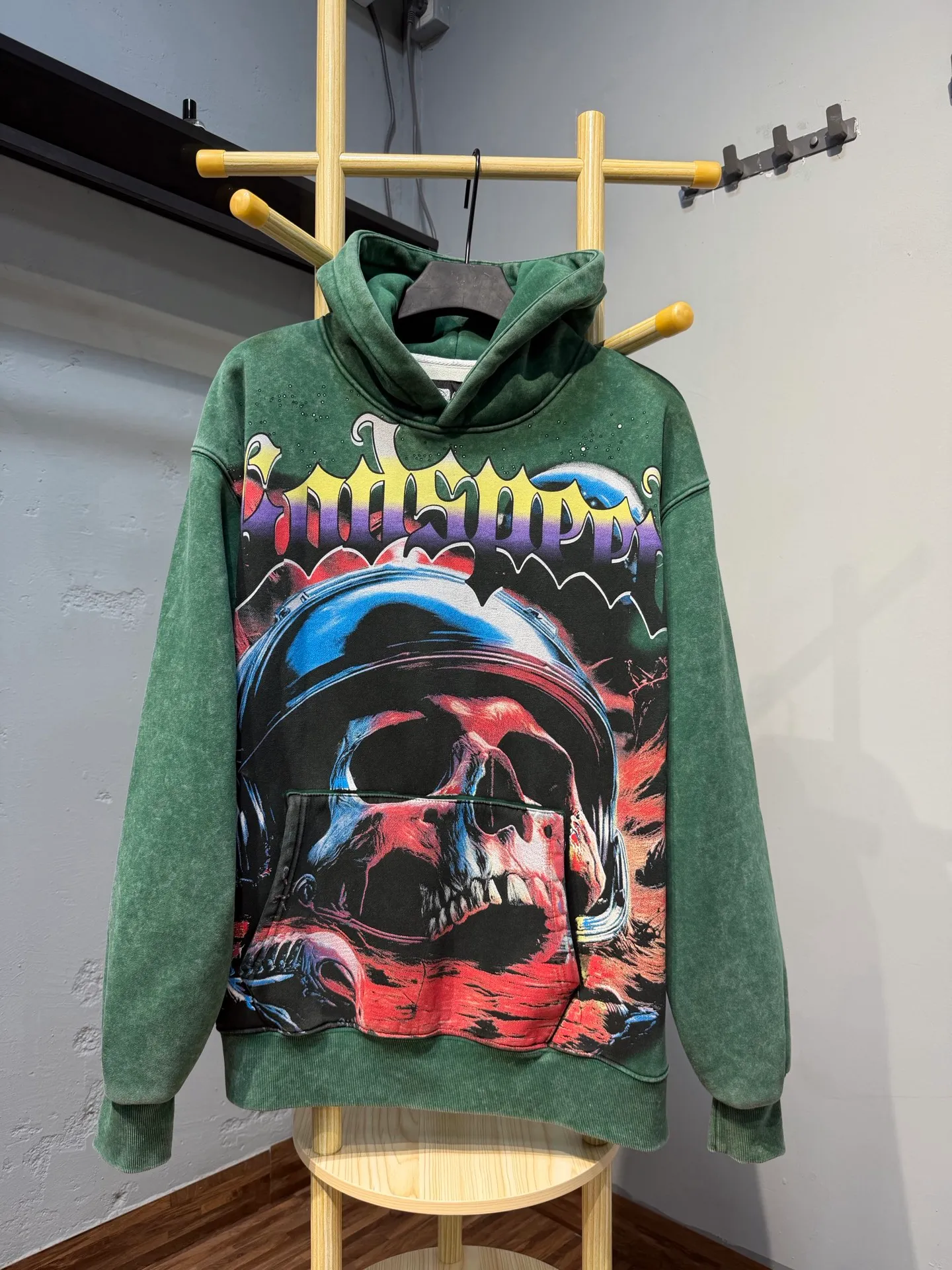 G 6605# Washed and distressed Black/Washed postal green I In Stock real shot Godspeed cross-border American rock street washed Retro style hooded pocket sweatshirt (high-definition printing) Fabric (fabric): High-density cotton washed sweatshirt plus velvet and thickened Weight Sizes (size): S-M-L-XL Color (colour): Washed and distressed Black/Washed postal green